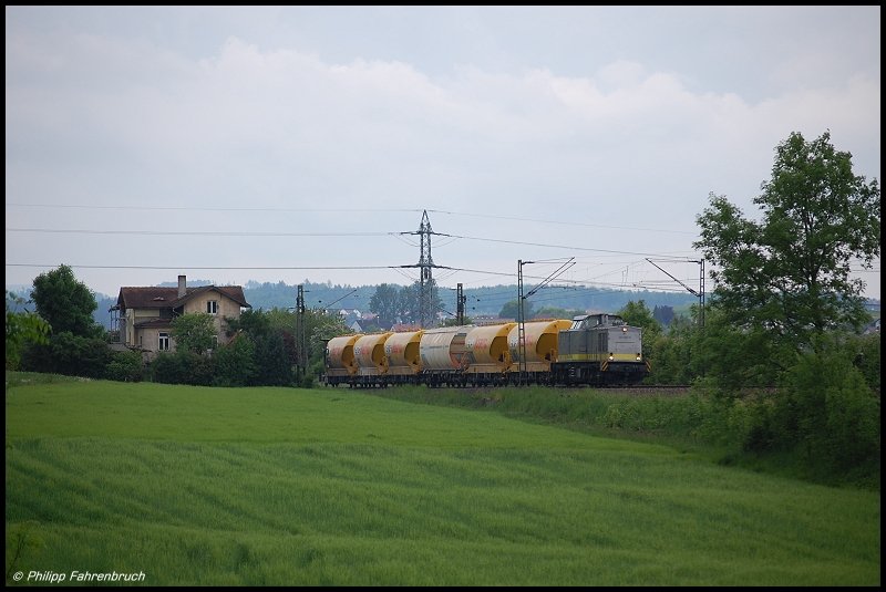 203 507 wurde am 18.05.08 mit DGS 94753 am Km 77,2 der Remsbahn (KBS 786) bei Aalen-Hofen bildlich verewigt.