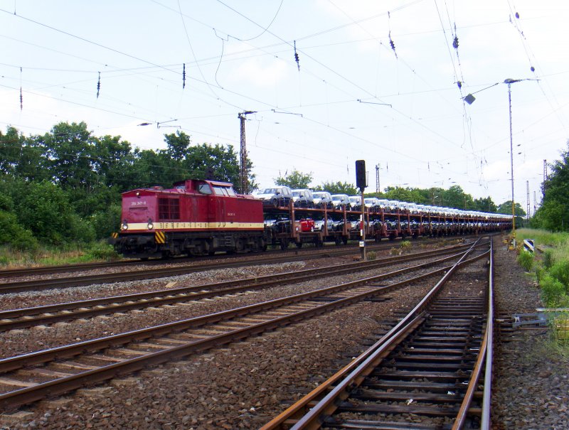 204 347-9 durchfhrt am 22.05.2009 mit einem Autotransportzug Leipzig-Wiederitzsch.