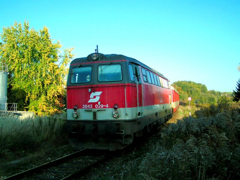 2043 029-4 hat R 5990 am Weg nach Braunau/Inn am Haken, 071015