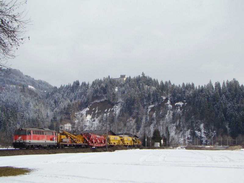 2043 058-3 bei Westendorf.