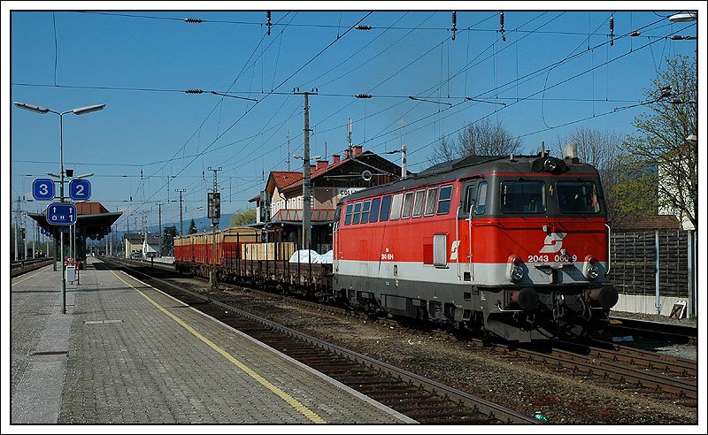 2043.060 mit dem VG 75376 verlsst Golling am 6.4.2007 in Richtung Bischofshofen. 