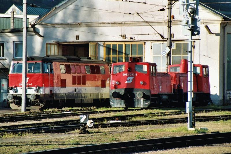 2062-022 in Graz HBF (November 2002)