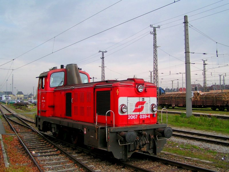 2067 039-4 im Verschubeinsatz in Attnang-Puchheim; 071003