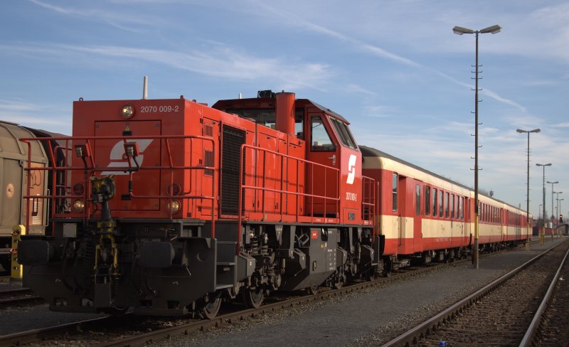 2070 009, ein Hector, rangierte am 04.02.08 Schlierenwagen in Braunau am Inn.