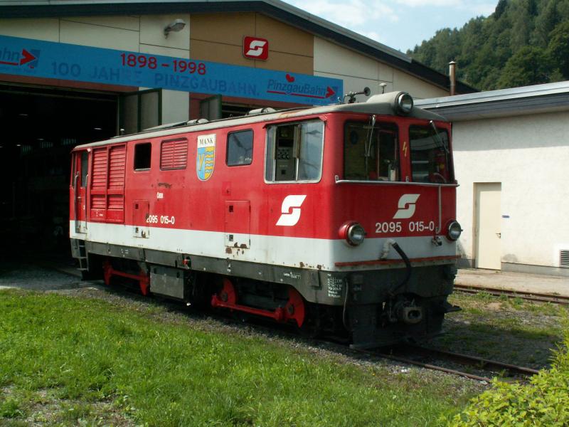 2095 015 hinter dem Lokschuppen in Tischlerhusel