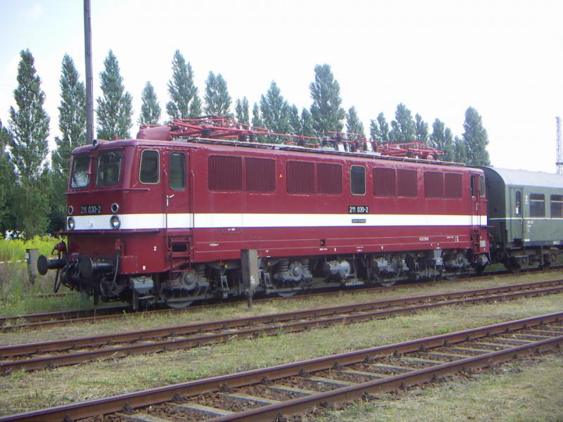 211 030-2 in Berlin Sch�neweide am 20.8.05