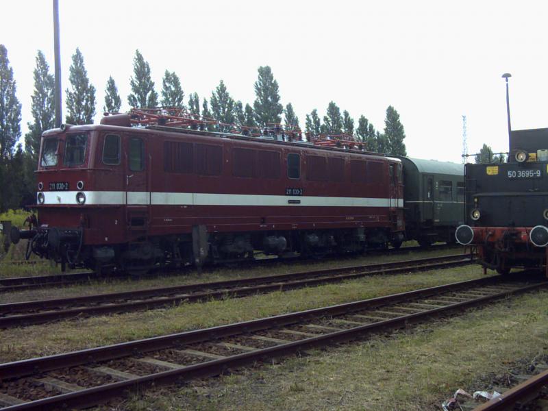 211 030 konnt man am 20.08.05 auch in Sch�newiede bewundern.