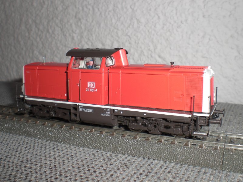 211 061 in Wechselstrom von ROCO.