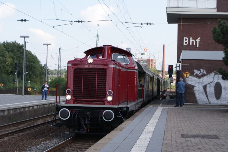 212 007-9 + E 77 10 mit dem Museumssonderzug in Bochum Hbf am 20.09.08