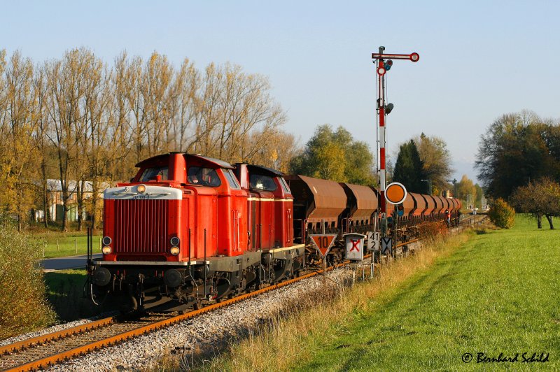 212 100 mit Kollegin beim Fridolfinger ESig (KBS 945 Sd) am 18. Oktober 2008