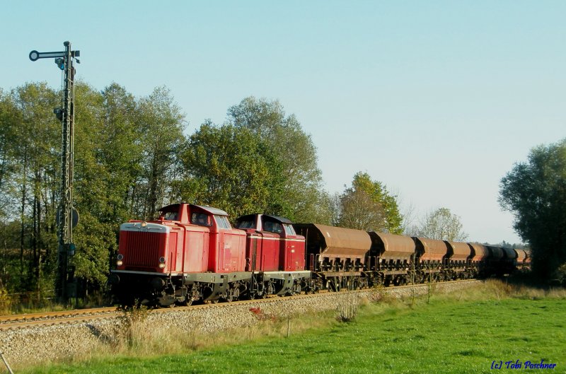 212 100 und V100 1365 Beim ESig von Fridolfing (KBS 945)am 18.10.2008.
