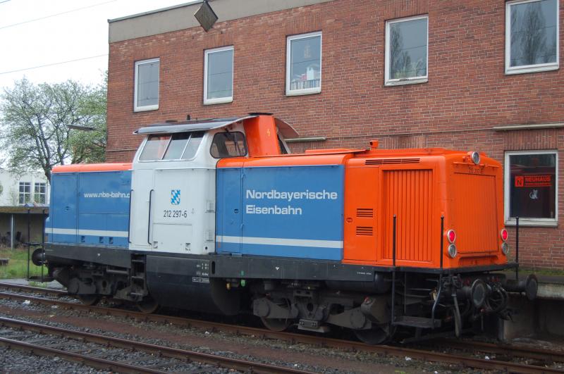 212 297-6 der Nordbayerischen Eisenbahn im Neuwieder Bahnhof am 30.04.06