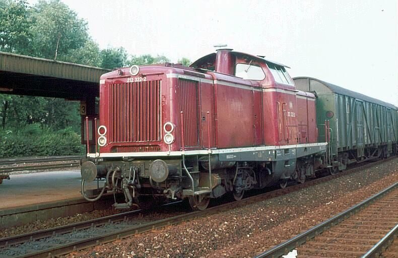 212 322-2 im Bahnhof Frndenberg. Aufnahme von 1981.
