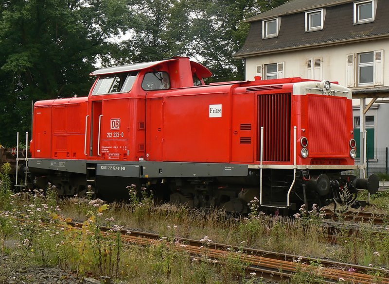 212 323-0 beim rangieren in Remscheid-Lttringhausen am 11.08.09