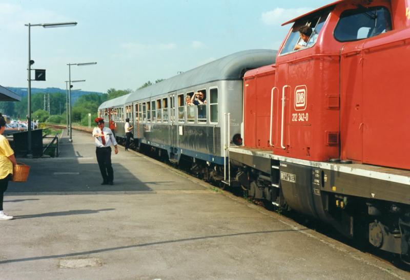 212 342 im Ende Mai 1991 kkurz vor der Stillegung der Strecke in Blieskastel.

