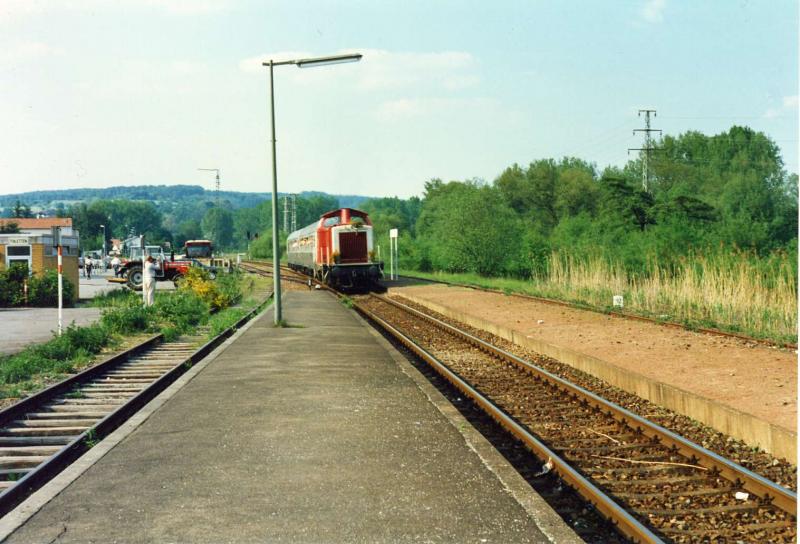 212 342 verl�sst mit dem letzten Zug f�r immer Blieskastel.