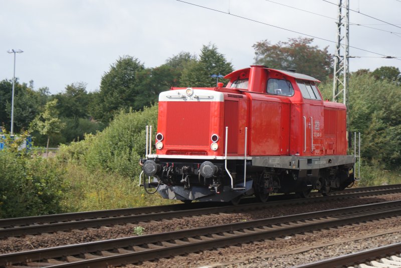 212 347-9 als Lz unterwegs fuhr am 05.09.2009 in Richtung Seelze.Fotografiert am S-Bahnhof Dedensen/Gmmer.