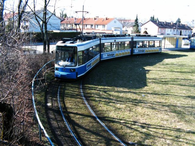 2135 am 21.03.05 am Gondrellplatz.