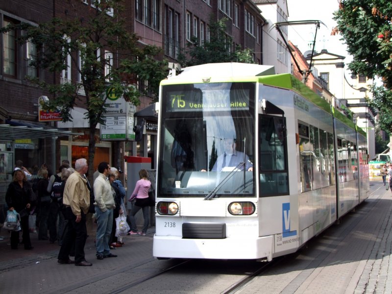 2138 als Linie715 in der Haltestelle Heinrich-Heine-Allee; 080904