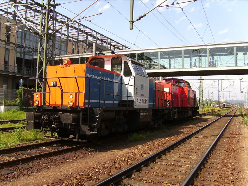 214 001 und 203 120 in Regensburg Hbf am 26.05.2009