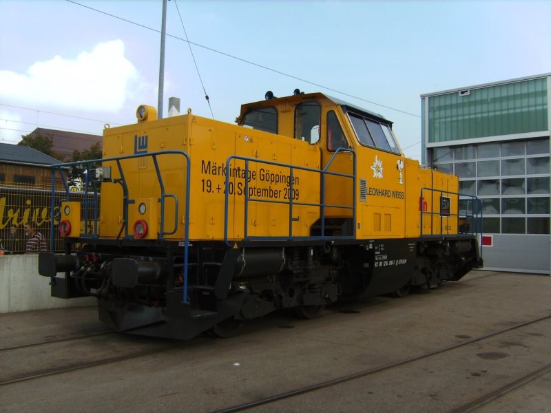 214 010-1 bei den Museumstagen 2009 der Fa. Mrklin auf dem Betriebsgelnde der Firma Leonhard Weiss mit Sonderbeschriftung zum Mrklin-Jubilum.