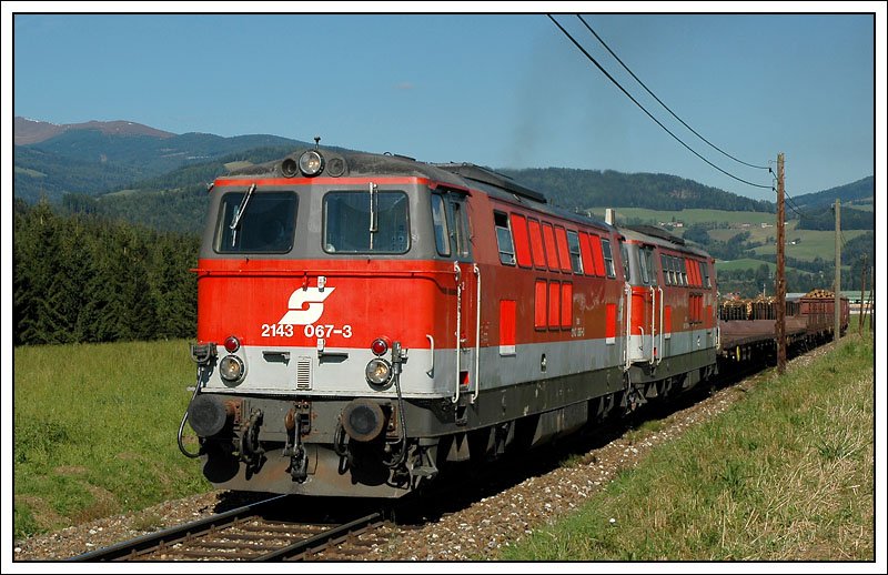 2143 067 und 062 am 13.9.2007 mit dem G 92823 auf dem Weg nach Bad St. Leonhard, kurz nach Obdach. Der Sound war geil ;-)
