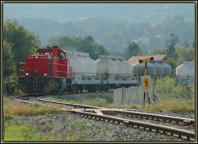 2150 901 (MaK G 1206)  Birgit  des privaten sterreichischen EVU LTE Logistik und Transport GmbH am 25.9.2006 bei der Rckfahrt ihrer letzten Bedienungsfahrt BED 71395 (Liesing-Waldmhle-Liesing) an diesem Tag kurz vor Perchtoldsdorf. Interessantes Detail am Rande. Der Zementverkehr, den die LTE fr die Firma Holcim durchfhrt war der erste Auftrag berhaupt, den die LTE an Land gezogen hat.