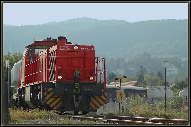 2150 901 (MaK G 1206)  Birgit  des privaten �sterreichischen EVU LTE Logistik und Transport GmbH am 25.9.2006 bei ihrer letzten Bedienungsfahrt BED 71395 (Liesing-Waldm�hle-Liesing) an diesem Tag. Auf dem Foto befindet sie sich bereits auf dem R�ckweg vom Holcimwerk in Waldm�hle nach Liesing, aufgenommen kurz vor Perchtoldsdorf.