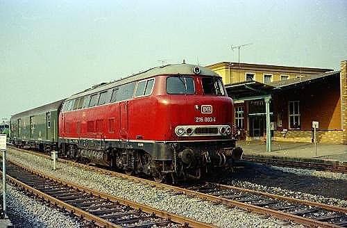 216 003 (Vorserienlok) im Sommer 1980 in Ldenscheid/Westf.