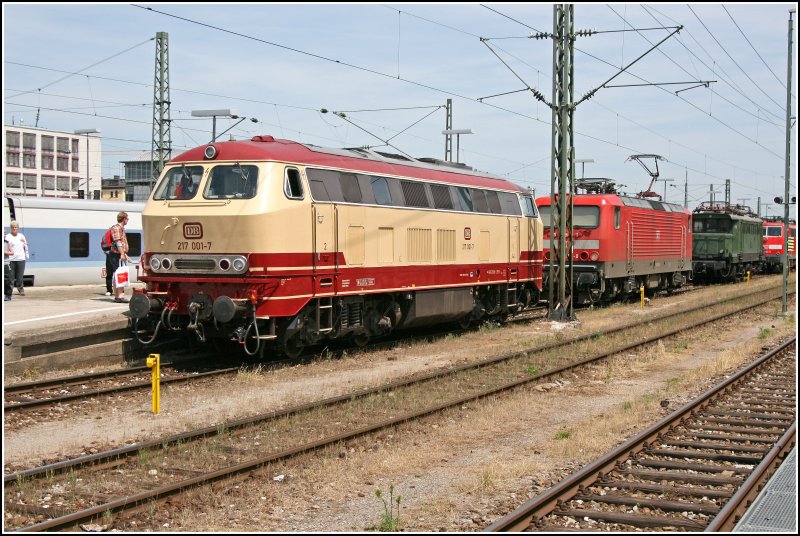 217 001 der DB Systemtechink Minden (Westf) am 01.07.07 in Mnchen Ost