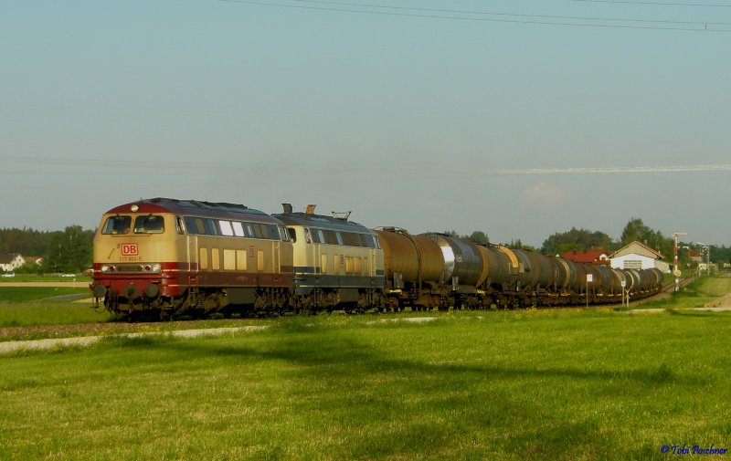 217 002 und 217 014 am 13.05.2008 im letzten Licht bei Pirach (KBS 942)