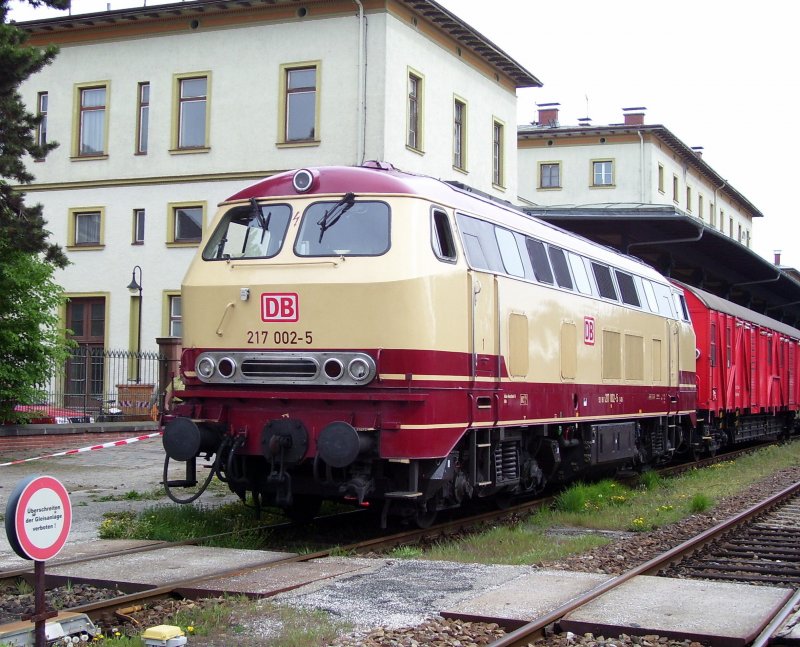 217 002 am 26.4.2009 beim Bahnhofsfest in Simbach.