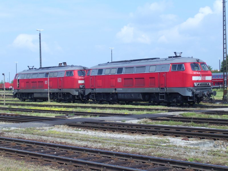 217 011 + 217 015 am 12.06.2008 in Mhldorf