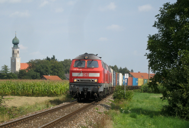 217 011-6 + 225 805-1 und 217 014 (am Zugschluss) mit Wackershuttle am 28. August 2009 bei Heiligenstatt.