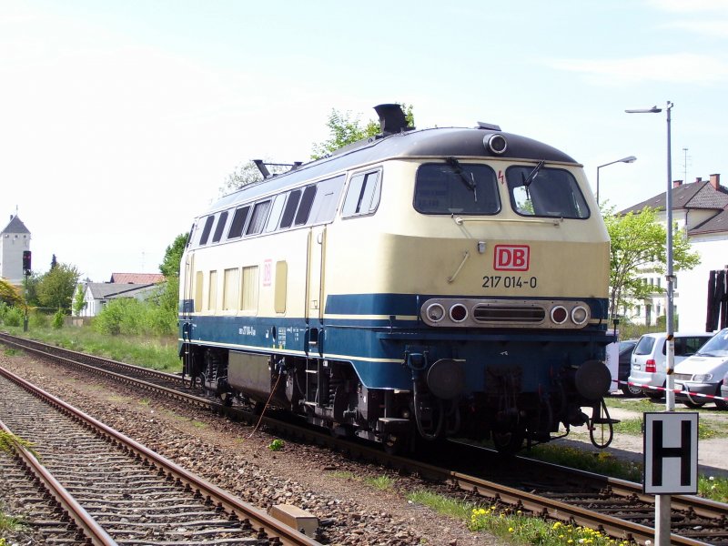 217 014 am 26.4.2009 beim Bahnhofsfest in Simbach.