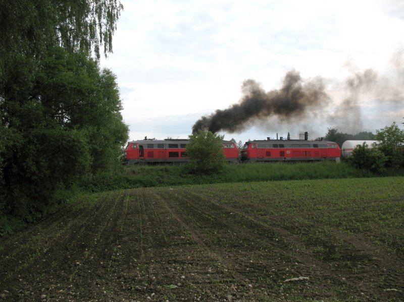 217 016 mit defektem Turbolader in Dorfen nach Mhldorf, am 25. Mai 2008
