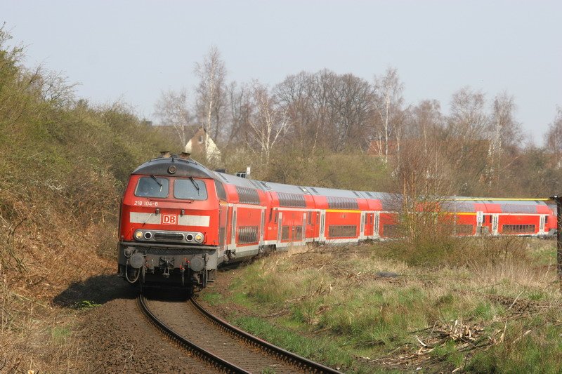 218 104 Regionalbahn von Lbeck nach Hamburg. 02.04.2007