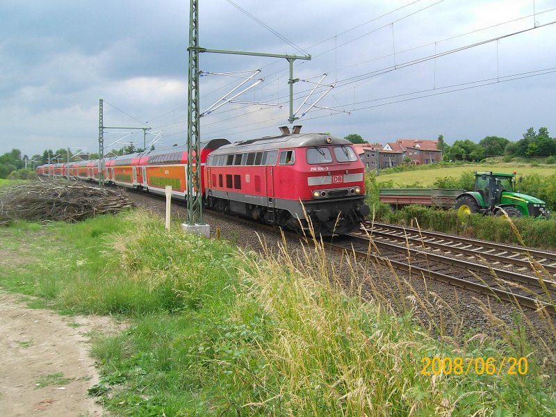 218 106-3 zieht am 20.06.08 den RE 21424 nach Lbeck Hbf.
