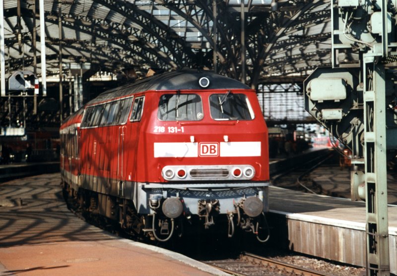 218 131-1 am 21.9.2001 im K�lner Hbf.