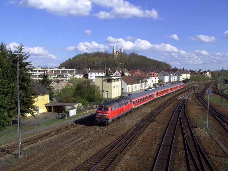 218 138 mit dem RE 452  Jan Hus  von (Prag-)Furth i. Wald nach Nrnberg am 20.04.2008 bei der Einfahrt in Schwandorf