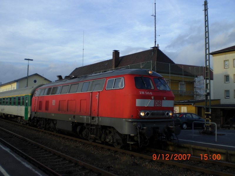 218 141 mit dem Prager in Schwandorf.