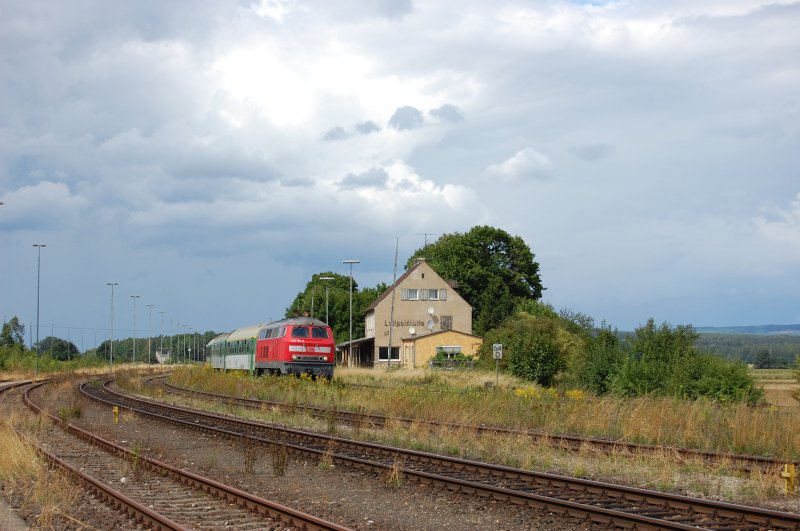 218 153 mit dem RE 453  Karel Capek  von Nrnberg nach Prag, hier im ehemaligen Rangierbahnhof Luitpoldhtte. Die 218 153 hat an diesem Tag zum allerletzten Mal die  Prager  gezogen, weil sie wahrscheinlich heute (09.08.2008) umbeheimatet wird! Ausnahmsweise hatte dieser Zug 4 Wagen, normal sind es nur 3!