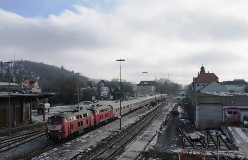 218 156 fhrt am 23.1.2009 kurz vor ihrem Fristablauf mit IC 118 in Biberach/Riss ein.