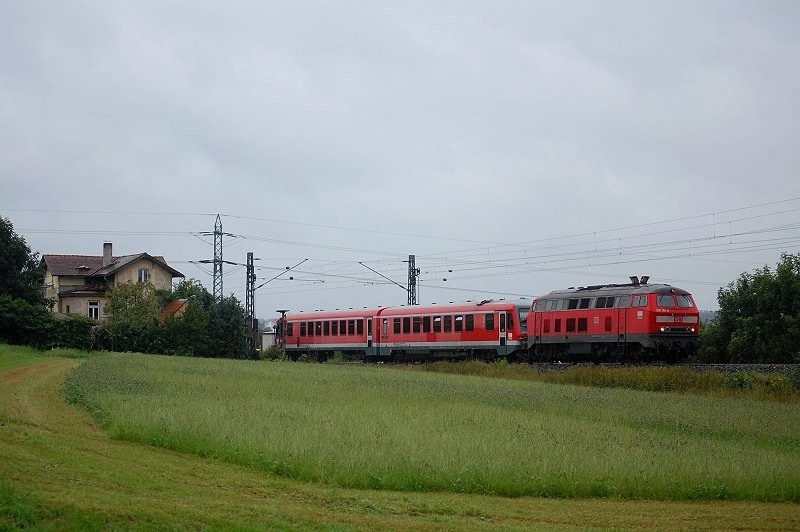 218 161 vor 628 337 am Vormittag des 15.08.08 bei Aalen-Hofen an der Remsbahn (KBS 786).