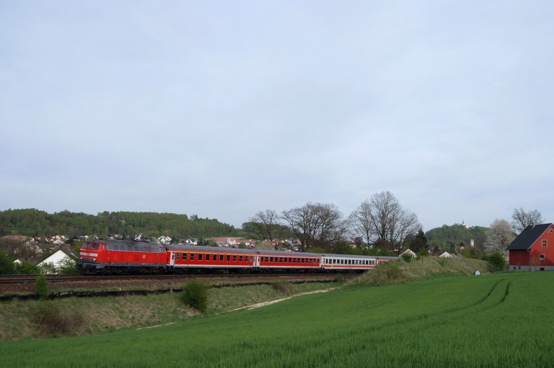 218 203 mit RE 452 bei Sulzbach-Rosenberg (21.04.2007)