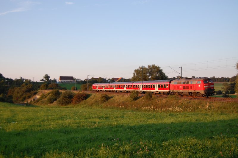 218 214-5 schob am 30.08.07 den RE 22650 von Ulm HBF nach Crailsheim, hier in Hhe Aalen-Oberalfingen aufgenommen.