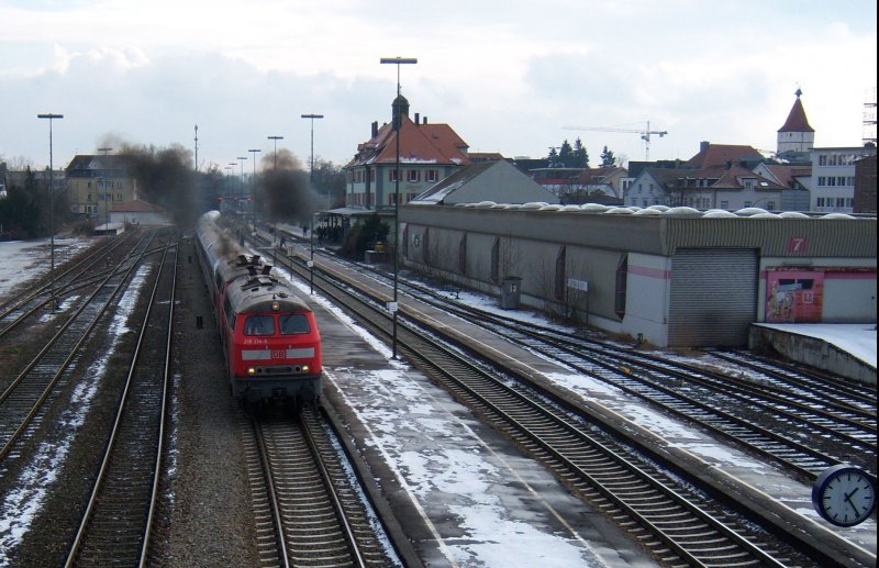 218 214 am IC  118 am 21.12.2007 im Bahnhof Biberach/Riss.