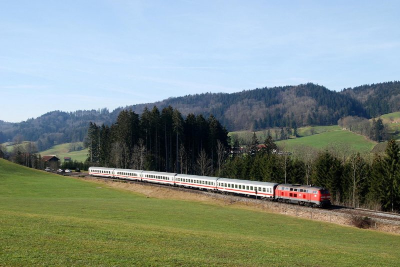 218 214 mit IC 2084 bei Ellenberg (20.02.2007)