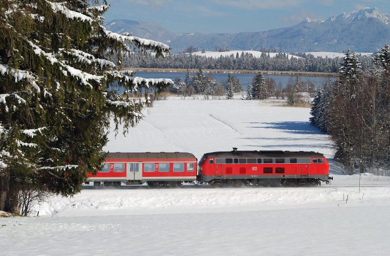 218 223 mit RB 32611 bei Hopfen am See (06.03.2008)