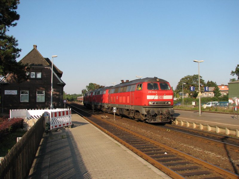 218 256, 485 und 466 in Bad Oldesloe (15.09.2006)